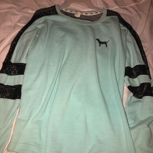 super cute laid back long sleeve shirt